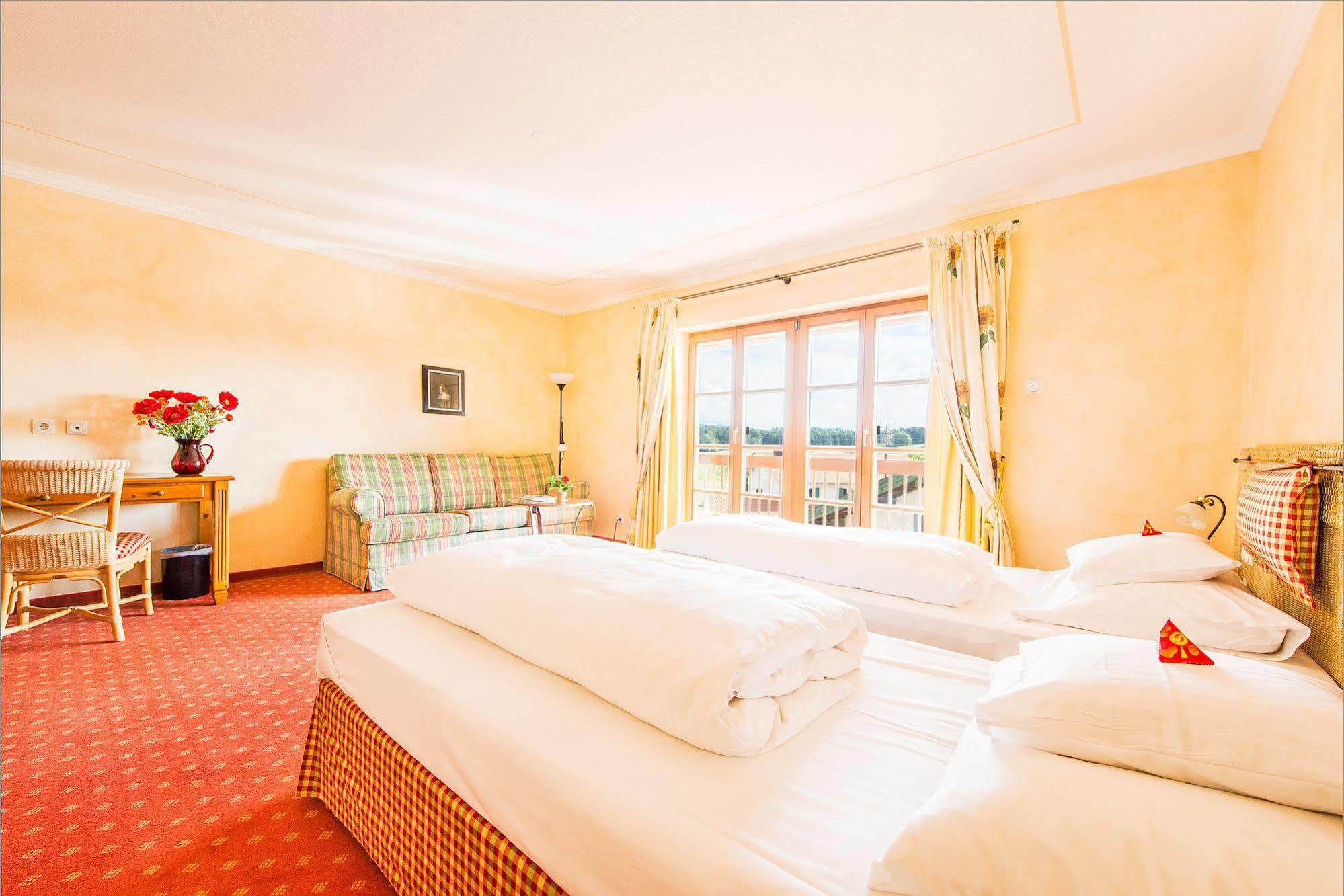 Hotel Und Landgasthof Altwirt Großhartpenning エクステリア 写真